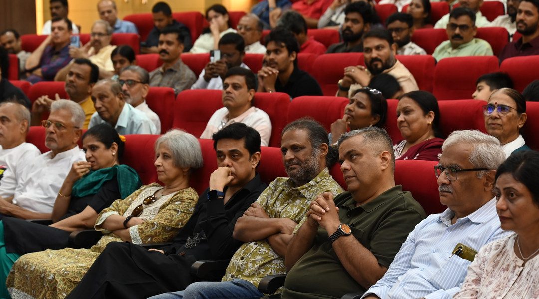 06-audience-front-rows-mobile-1080x1080