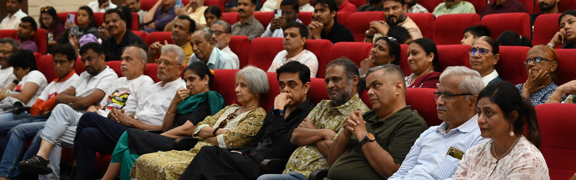 06-audience-front-rows-web-1920x600