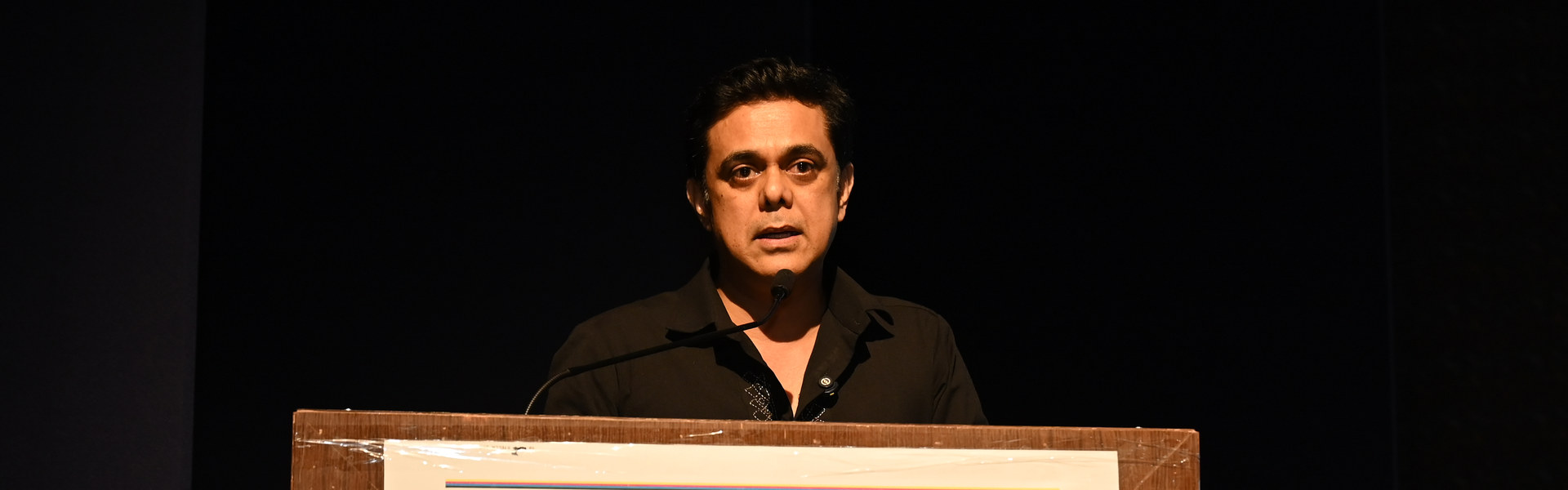 10-speaker-black-shirt-web-1920x600